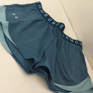 Under Armour women green Athletic Shorts. New